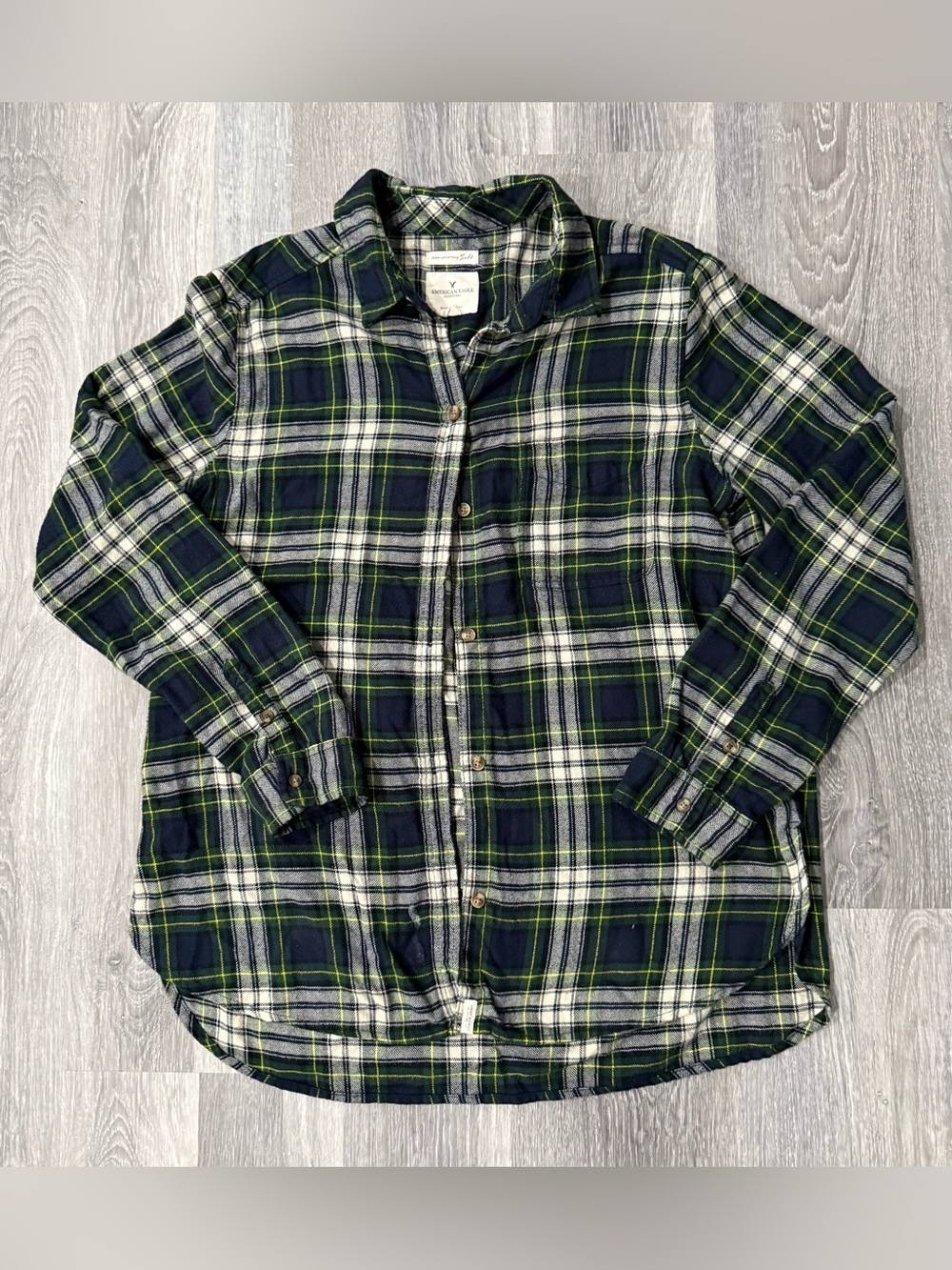 American Eagle Outfitters Women’s L Boyfriend Plaid Flannel Button-Up